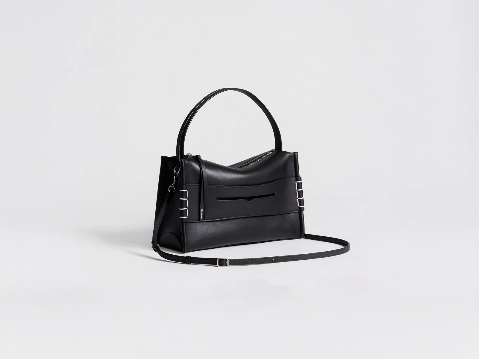 Medium Loafer Bag — Black Leather imagen oficial del producto