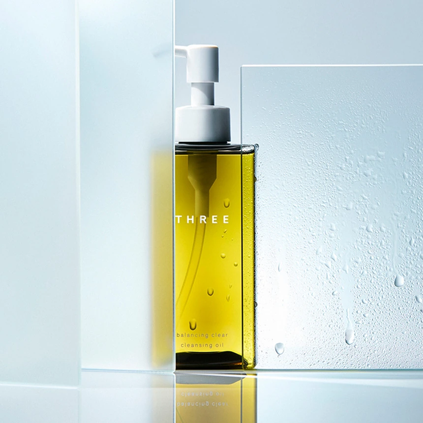Balancing Clear Cleansing Oil — 185 ml · official THREE photograph