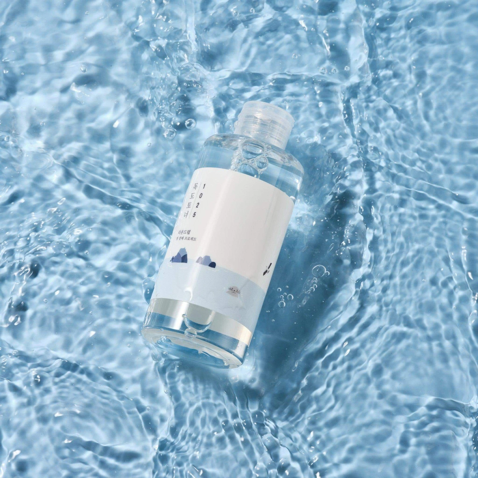 1025 Dokdo Toner — 200ml · official Round Lab photograph