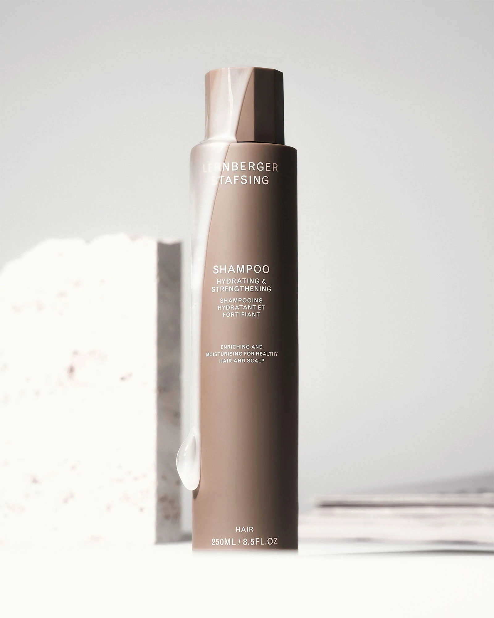 Shampoo Hydrating & Strengthening — 250 ml · official Lernberger Stafsing photograph