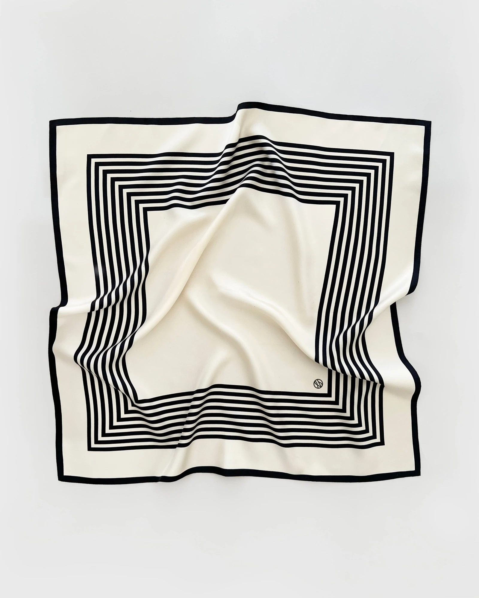 No. 1 — Cream, 65 cm · official lescarf photograph