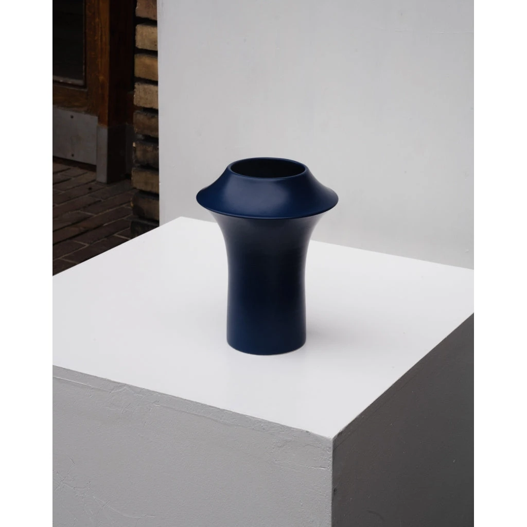 Bernd & Hilla Small Vase — Blue Ink imagen oficial del producto