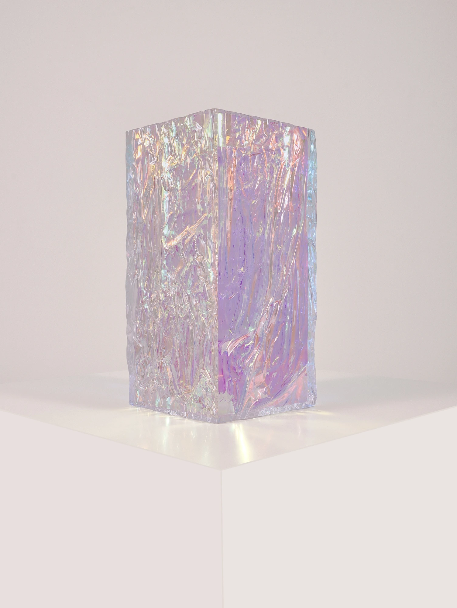 Crushed Ice Vase — Iridescent · official L’AFSHAR photograph