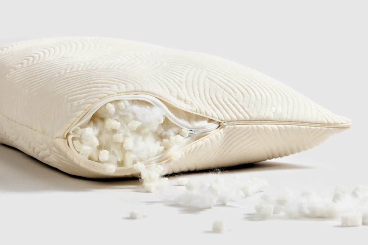 Adjustable Latex Pillow — Classic, Queen · fotografía oficial Coop Sleep Goods